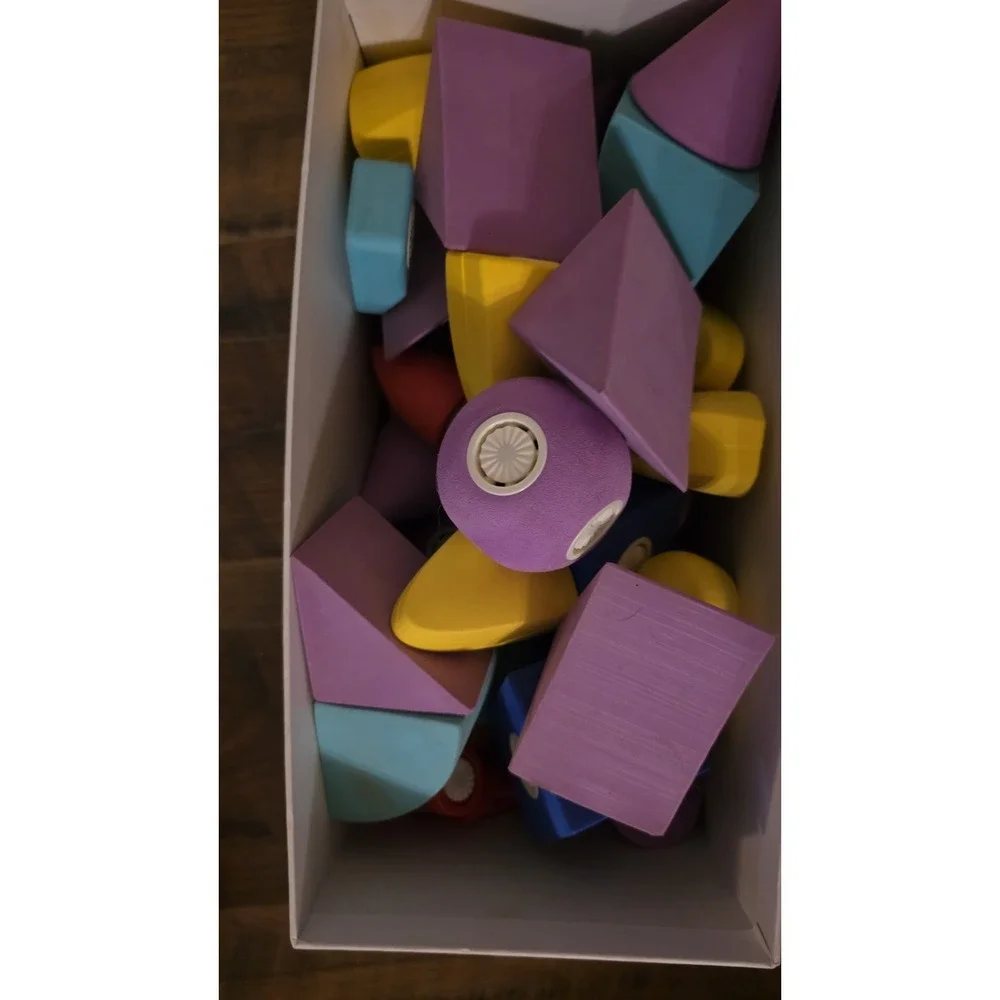 Blockaroo Magnetic Foam Building Blocks 100 Piece Set w/ Storage Chest MSRP$140